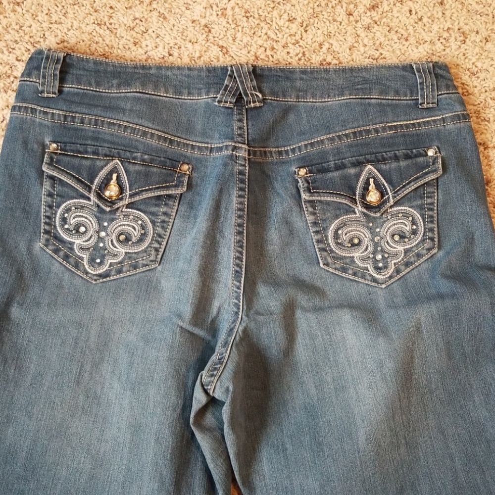 Jeans - Picture 3 of 4